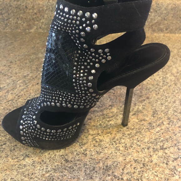 Fergie Gladiator Style Platform Heel - Picture 7 of 7